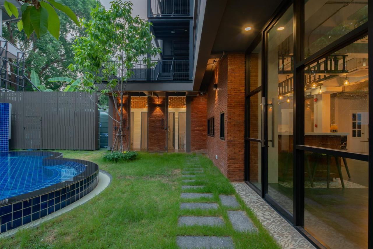 Momo Hotel Chiang Mai Bagian luar foto